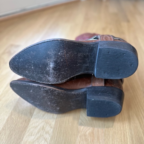 Frye Women's Billy Harness Western Boots in burgundy and brown leather - Picture 9 of 9